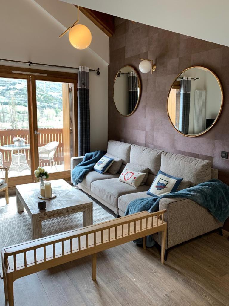 Tuca Del Mont Apartment Benasque Exterior photo