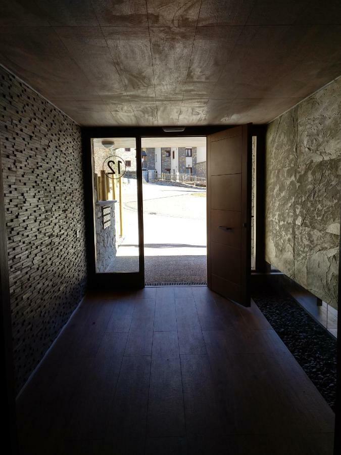 Tuca Del Mont Apartment Benasque Exterior photo