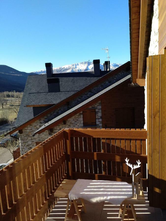 Tuca Del Mont Apartment Benasque Exterior photo